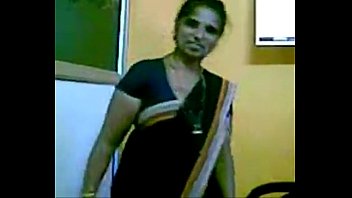 Preview 1 of Indian Girls Facesit On Driver - xvideos.com 83cc4d9151e64545abc95bf17a005930