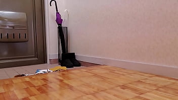Preview 1 of Mature Over 40 Fuck Movie - A married woman gets excited while spreading her legs and masturbating at the entrance：The full video is&rarr_https://www.xvideos.red/channels/aika-frau