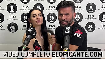Preview 1 of Babel Porna - ELO PODCAST LE PEGA CON LA PALETA A ALMENDRA