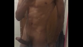 Preview 4 of All Modal Boobs - Novinho batendo uma no banheiro escondido