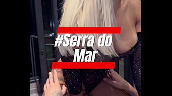 Preview 2 of Mom Xnxn Mom - Loira Rabuda Deu um ch&aacute_ de buceta no tatuado magrinho l Completo no Sheer e X-RED