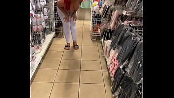 Preview 4 of Naha Sharma Sex - Encontrei essa gostosa safada na loja,  olha como ela provoca