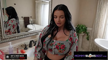Preview 1 of Hairy Teen Solo Show - MommyBlowsBest - Juicy Hot Milf Stepmom Payton Preslee Drains My Balls