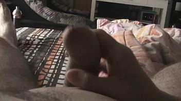 Preview 3 of Momo Xxx Nnx - Tanias handjob and farts
