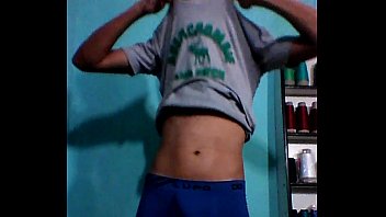 Preview 1 of Tips For Pizza - j. gozando na cam
