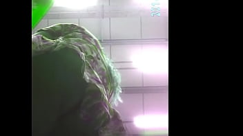 Preview 1 of Fendom And Piss Drinking - por baixo da saia na fila do supermercado