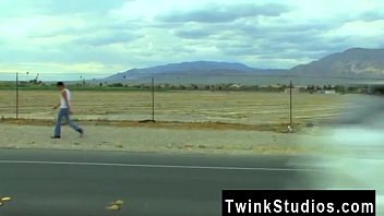 Preview 1 of Tudung Isap Kat - Twinks XXX Camden Christianson is hitchhiking in the desert just
