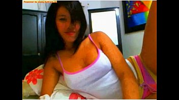 Preview 2 of Tina Taboo - Novinha na Webcam no Face conheci comi meninabloglueira com br