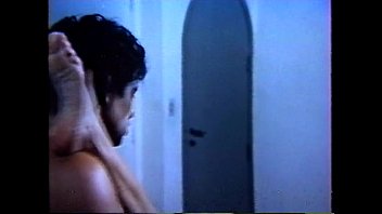 Preview 1 of Are Girl Pissing - A FEMEA DA PRAIA