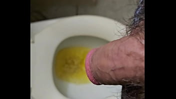 Preview 2 of Romantik Porn - Osofroze from CB urinates in AirBNB