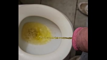 Preview 1 of Romantik Porn - Osofroze from CB urinates in AirBNB