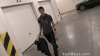 Preview 4 of Ofhic Xxx - Sexy Boy - Perfect Handjob