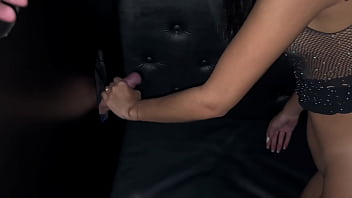 Preview 4 of Xem Phim Sex Ha Lan - Estava de plug anal que pisca nas Glory hole
