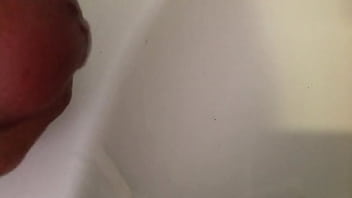 Preview 3 of Good Lada - Sacando mi lechita en el ba&ntilde_o