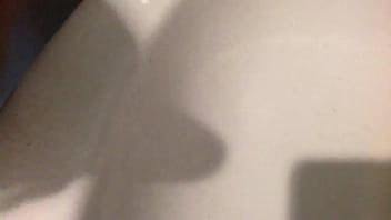 Preview 1 of Lovely Chap - Sacando mi crema en el ba&ntilde_o 2
