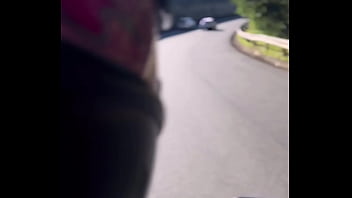 Preview 2 of Vedettes - Chamei uma Uber moto feminina ela parou na bera da estrada pra chupar meu pinto . A safada quis uma aventura diferente Video completo no sheer!