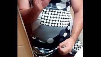 Preview 4 of Stepsister Abused - Shemale en el ba&ntilde_o by Marta
