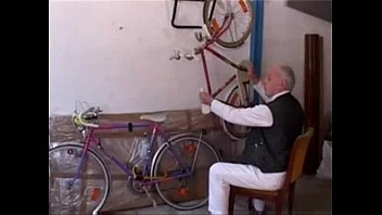 Preview 1 of Pepek Enak - old man fucking young girl