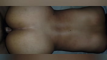 Preview 2 of India Xxxnet - Morena le gusta estar desnuda en su habitaci&oacute_n!! Hermanastro cachondo se mete a la habitaci&oacute_n de su hermanastra mientras ella descansa!!! La cojo duro y profundo de perrito!!