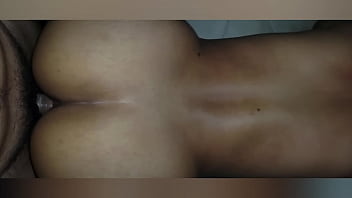 Preview 3 of India Xxxnet - Morena le gusta estar desnuda en su habitaci&oacute_n!! Hermanastro cachondo se mete a la habitaci&oacute_n de su hermanastra mientras ella descansa!!! La cojo duro y profundo de perrito!!