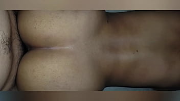 Preview 4 of India Xxxnet - Morena le gusta estar desnuda en su habitaci&oacute_n!! Hermanastro cachondo se mete a la habitaci&oacute_n de su hermanastra mientras ella descansa!!! La cojo duro y profundo de perrito!!