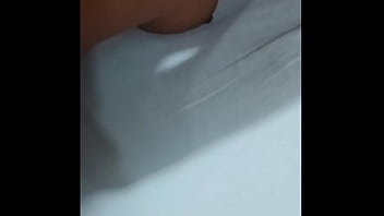 Preview 2 of Horse Vs Horse - Paguei pra comer essa puta gostosa e ela filmou pra mostrar para o marido