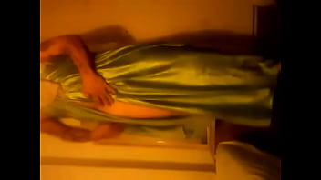 Preview 2 of Amirekn Hot Sexxx Mom - Dancing Queen Veiled in Green.