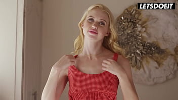 Preview 1 of Mexican Stepsis - Skinny Blonde Teen Chloe Cherry Has Her Pussy Stretched By Massive BBC - LETSDOEIT