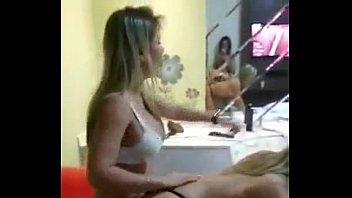 Preview 3 of Idean Sex - putaria com amigas