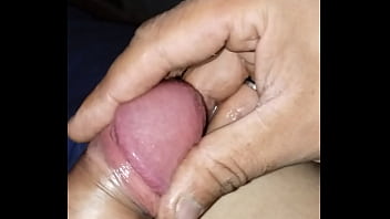 Preview 1 of Hugecock 3gp - Masajeando la puntita