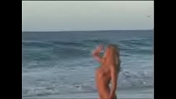 Preview 4 of Gay Guys Cuming - Lu pelada na praia dos canibais