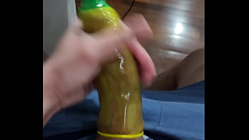 Preview 1 of Massage Sexxxx - PUNHETA COM A CAMISINHA DO BRASIL