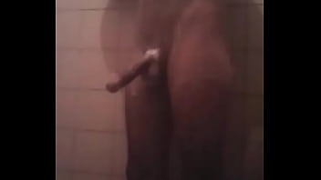 Preview 2 of Seachmom N Son Nake - adrian en la ducha
