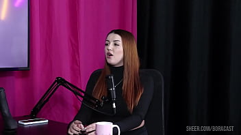 Preview 3 of Momatig Eating - Safada fica pelada,  tem a buceta chupada,  ficando molhadinha depois de falar dos seus fetiches,  fam&iacute_lia e seu ficantes - Malu Paz