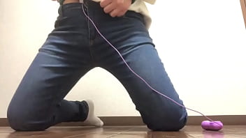 Preview 3 of Jessica Asakura Uncensored - ジーパンの中におもちゃ入れて感じてみました早くおっきいの入れたいな。