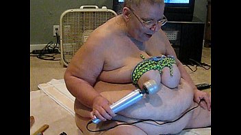 Preview 2 of Fat Mom2 Fuck - MVI 0186.AVI