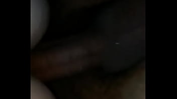 Preview 2 of He Is Pissing Inside Her Pussy - branca safadinha e pa