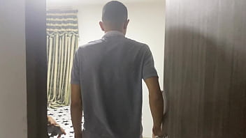 Preview 1 of Mom And Son Nxnxx - Puta colombiana es follada sin condon y le encanta chupar culo