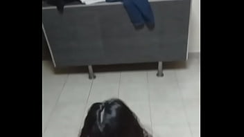 Preview 2 of Xnxx Indonesia Tanpa Sensor - Putita con tanga en medias de red y plug anal se mete la verga solita en 4