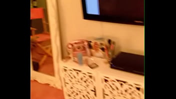 Preview 1 of Bucetinha Greluda - sex pussy girl celebrity nude sextape blond toilette kaley cuoco