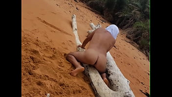 Preview 4 of Chut Sex Xxx - Ladysilva latina crossdress bunda gostosa na praia