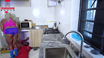 Preview 1 of Indian Sis Help - MR. ELECTRICAL FIXER HAS FIXED MY WET HORNY PUSSY. PLEASE WATCH FULL PART ON RED