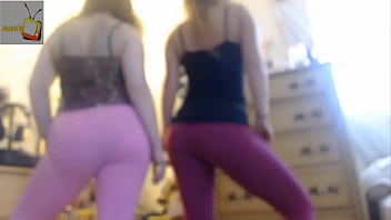 Preview 1 of Tamara Bleszynski Porn - 2 white girls twerk in their room