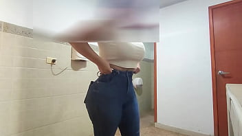 Preview 4 of Blonde Brianna Love Pov Sex - CAMARA AMATEUR EN BA&Ntilde_O PUBLICO DE CENTRO COMERCIAL EN MADRID