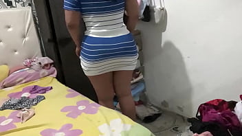 Preview 4 of Beegusa New - katrina se cambia de ropa en frente del espejo