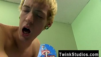 Preview 2 of Corna Italia - Gay twinks Chris Jett needs a bit of sugar to get his intensity back