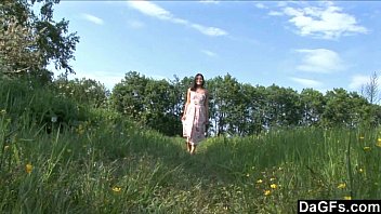 Preview 1 of Dektor Massage Brazzers - Dagfs - Girlfriend Showing Skin At The Park