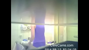 Preview 1 of Brazzers Movies Hddd - Enjoy my mum in bathroom. Hidden cam
