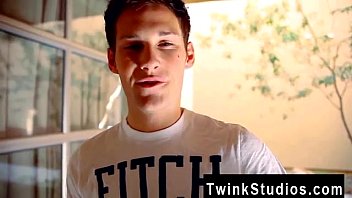 Preview 1 of Lesbian A Fart - Male models It&#039_s a classic porno scene: a steamy pizza delivery guy, 