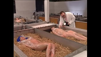 Preview 1 of Xn Xx Mazaj - Die megageile K&uuml_kenfarm  inkl. &quot_Making Of&quot_  (2006)